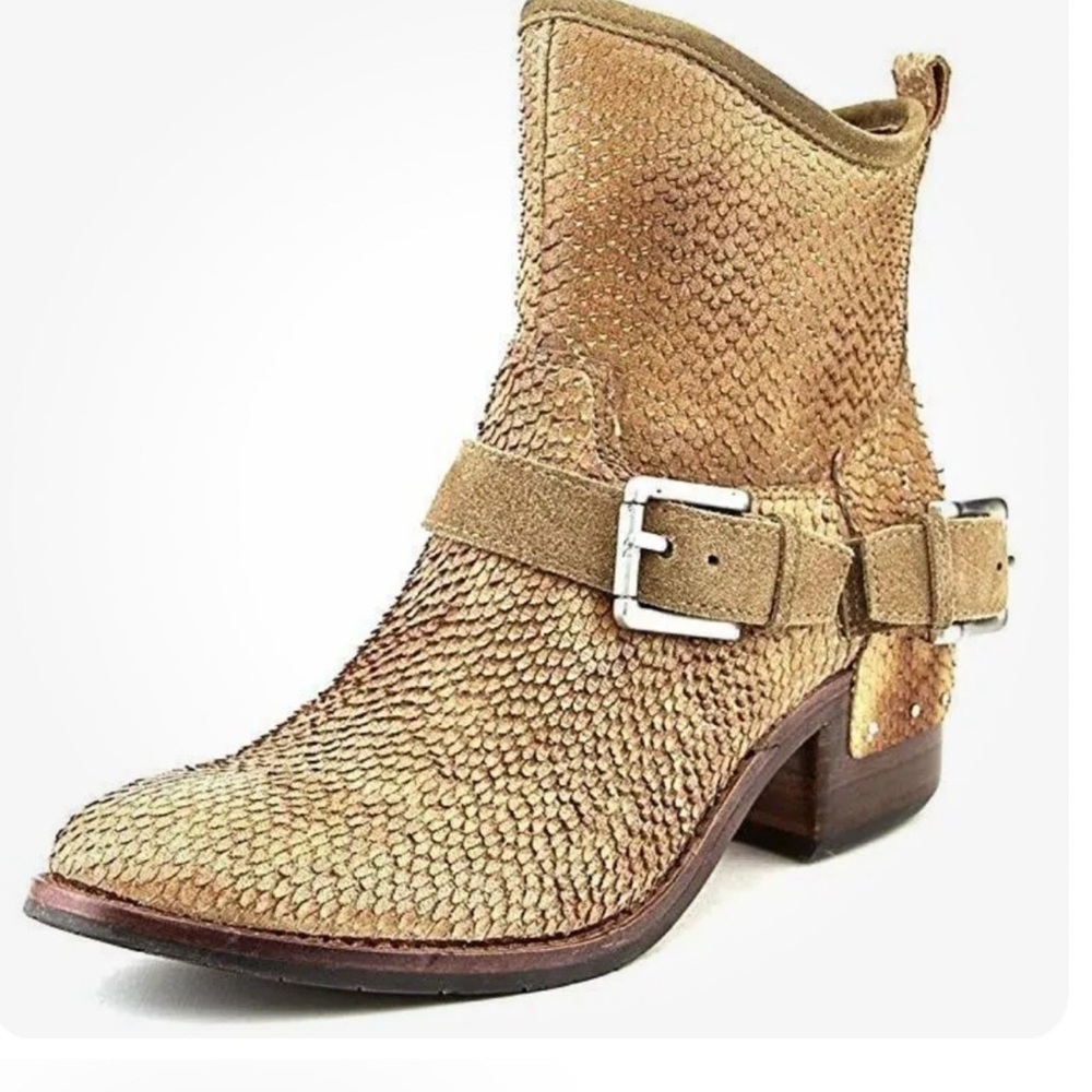 Donald Pliner snake skin boot
